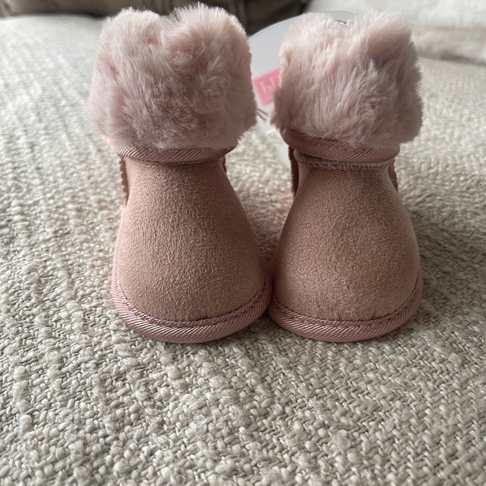 NWT The Children’s Place Pink Faux Fur Baby Booties